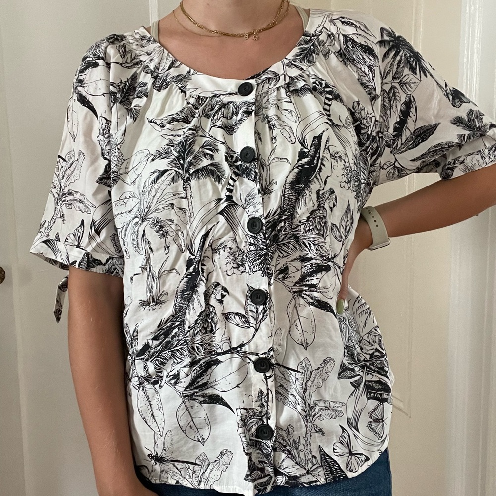 Christopher & Banks, button up blouse, b&w, tie sleeve, size small, NWT